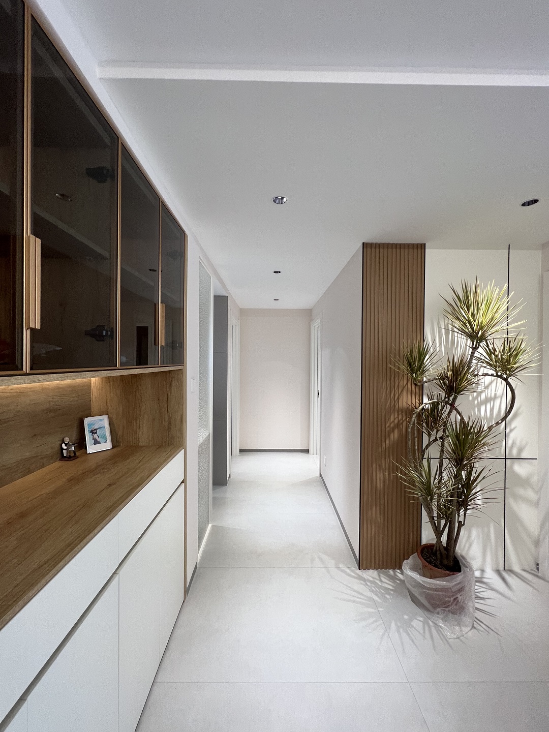 南寧二手房全拆裝修有哪些要注意?現(xiàn)代簡(jiǎn)約-走廊 南寧二手房全拆裝修有哪些要注意?現(xiàn)代簡(jiǎn)約-走廊